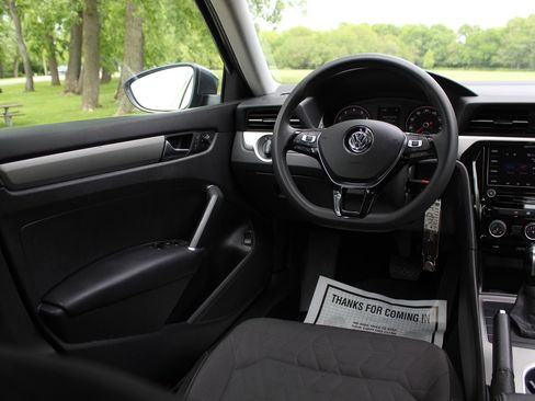 Used 2020 Volkswagen Passat 2.0T S FWD image 9