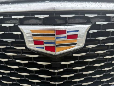 Certified 2024 Cadillac XT6 Premium Luxury AWD/4WD image 17