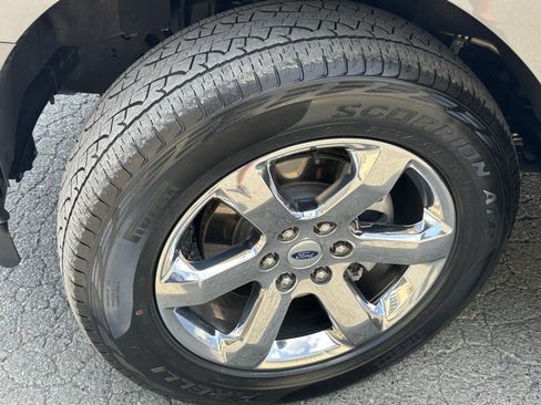 Used 2022 Ford F150 Lariat w/ Max Trailer Tow Package image 37