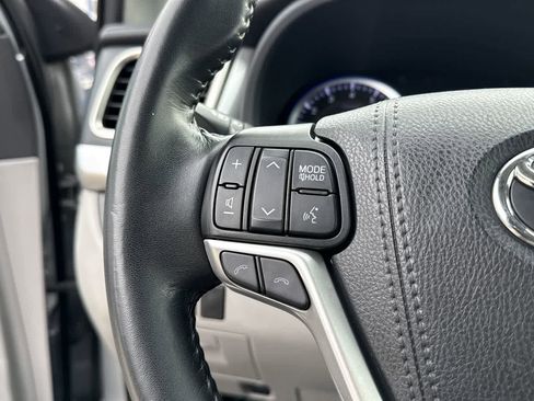 Used 2019 Toyota Highlander Limited image 23