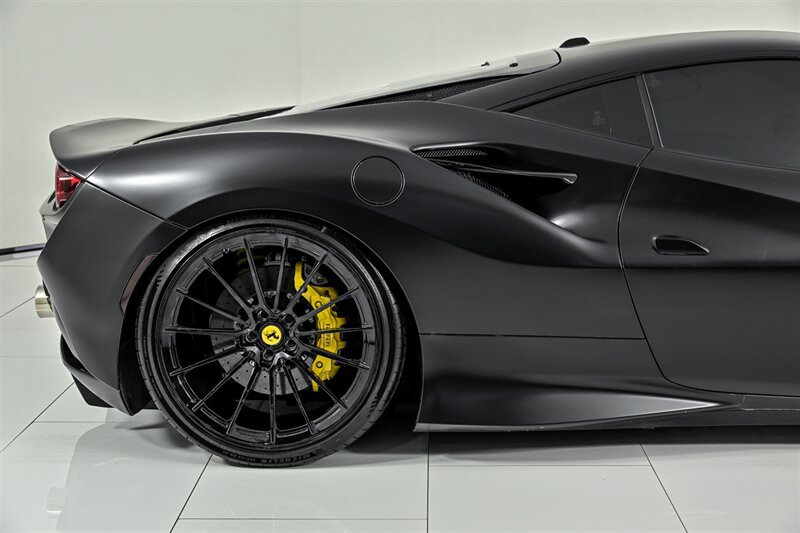 Used 2020 Ferrari F8 Tributo RWD image 17