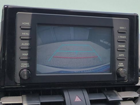 Used 2019 Toyota RAV4 LE FWD image 16