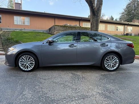 Used 2013 Lexus ES 350 w/ Luxury Pkg image 8