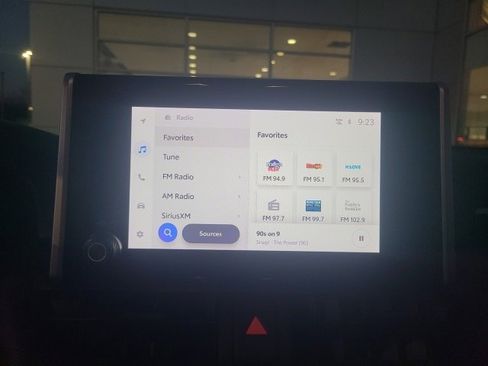 Used 2023 Toyota RAV4 SE image 29