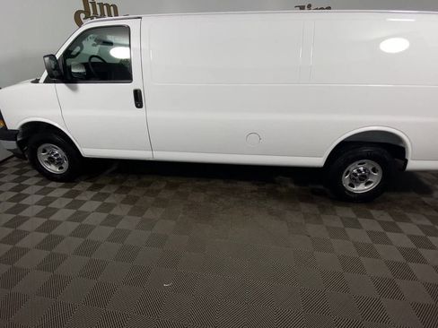New 2025 GMC Savana 3500 Extended w/ Driver Convenience Package image 5