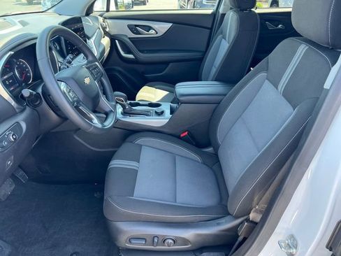 Certified 2024 Chevrolet Blazer LT w/ Convenience Package FWD image 9