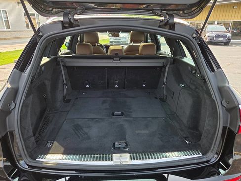 Used 2017 Mercedes-Benz E 400 4MATIC Wagon image 5