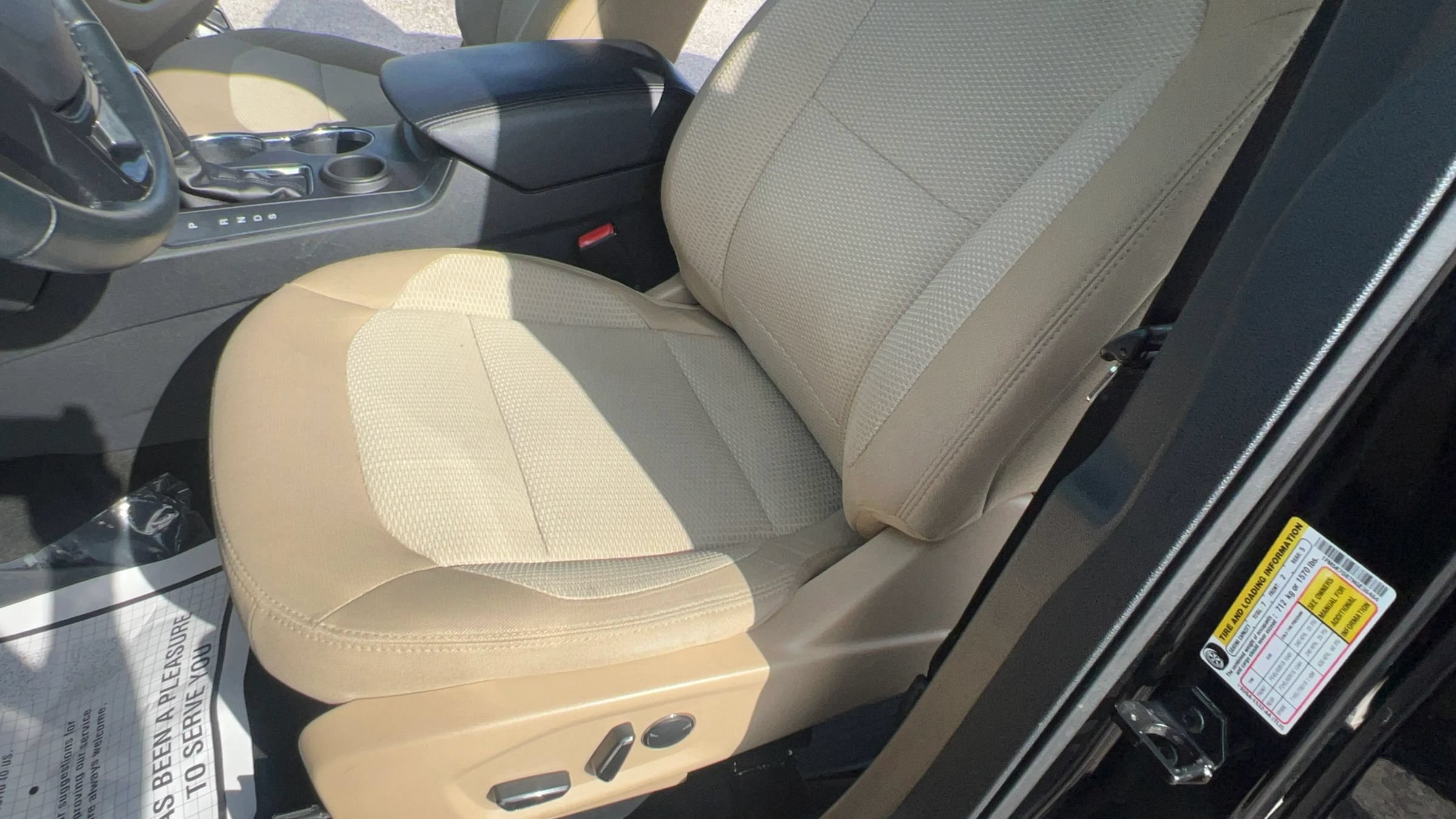 Used 2017 Ford Explorer XLT FWD image 19
