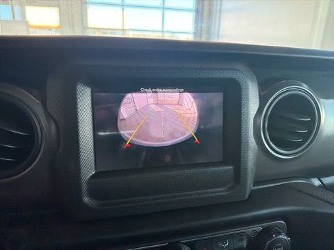 Used 2022 Jeep Wrangler Sport image 25