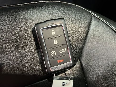 Used 2023 Jeep Grand Cherokee Limited w/ Black Appearance Package AWD/4WD image 40
