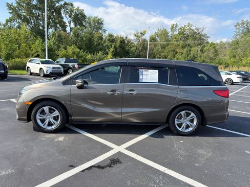Used 2019 Honda Odyssey EX image 3