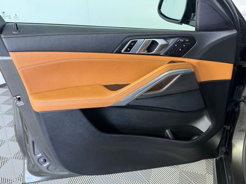 Used 2022 BMW X6 xDrive40i w/ Executive Package image 12