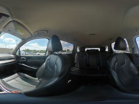 Used 2024 Kia Sorento S FWD image 43