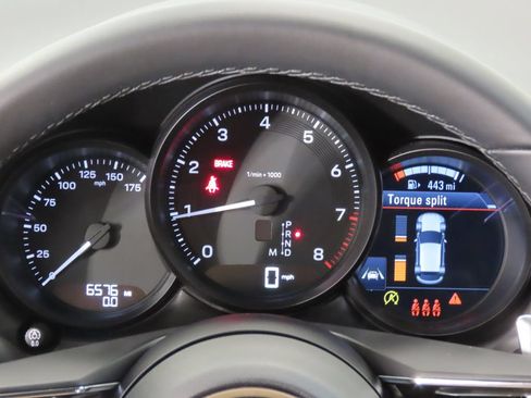 Certified 2026 Porsche Macan AWD/4WD image 17