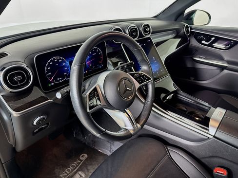 Used 2024 Mercedes-Benz GLC 300 4MATIC image 8