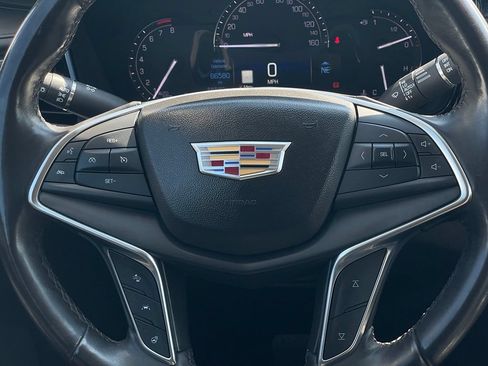 Used 2018 Cadillac XT5 Luxury w/ Driver Awareness Package FWD image 12