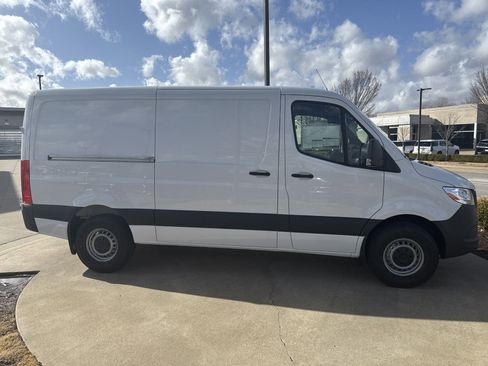 New 2025 Mercedes-Benz Sprinter 2500 image 2
