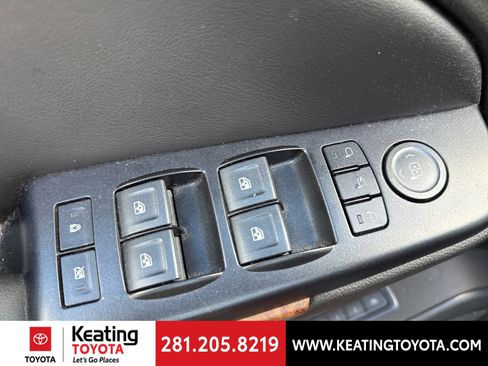 Used 2018 Chevrolet Tahoe Premier w/ Max Trailering Package image 13