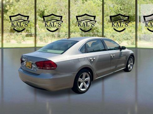 Used 2013 Volkswagen Passat 2.5 SE FWD image 5