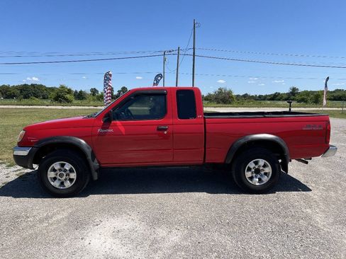 Used 2000 Nissan Frontier SE Desert Runner RWD image 5