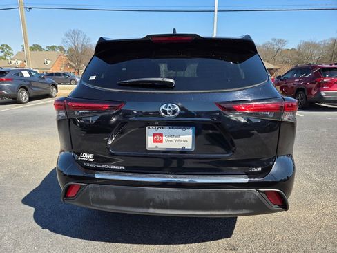 Used 2024 Toyota Highlander XLE image 9