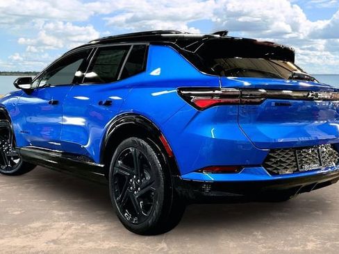 New 2026 Chevrolet Equinox EV RS image 3