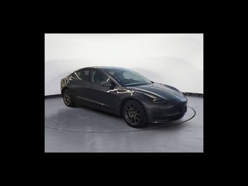Used 2022 Tesla Model 3 Long Range AWD/4WD image 8
