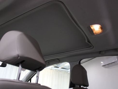 Used 2014 Subaru Forester 2.5i Limited AWD/4WD image 19