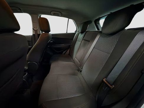 Used 2020 Chevrolet Trax LS image 24