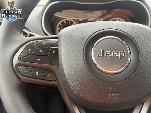 Used 2022 Jeep Cherokee Trailhawk w/ Comfort/Convenience Group AWD/4WD image 25