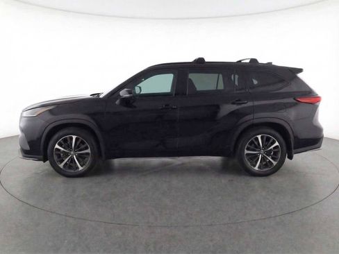 Used 2022 Toyota Highlander XSE image 9