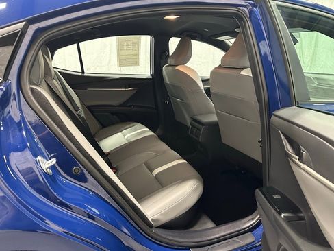 Used 2025 Toyota Camry SE image 52