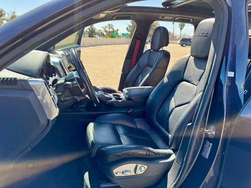 Used 2018 Porsche Cayenne GTS w/ Premium Package Plus AWD/4WD image 21