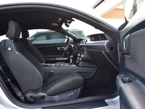Used 2016 Ford Mustang Coupe RWD image 15