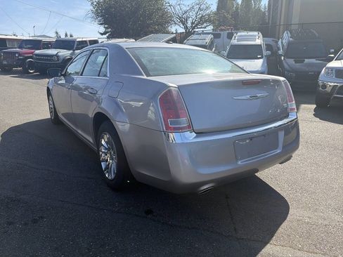 Used 2013 Chrysler 300 w/ Driver Convenience Group RWD image 3