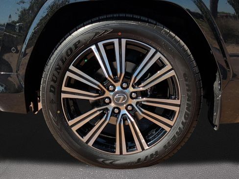 Used 2026 Lexus LX 700h Luxury w/ Appearance Package image 7