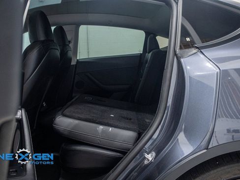 Used 2023 Tesla Model Y Performance image 27