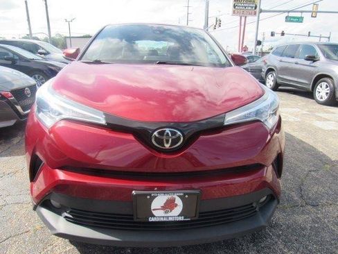 Used 2018 Toyota C-HR XLE FWD image 3