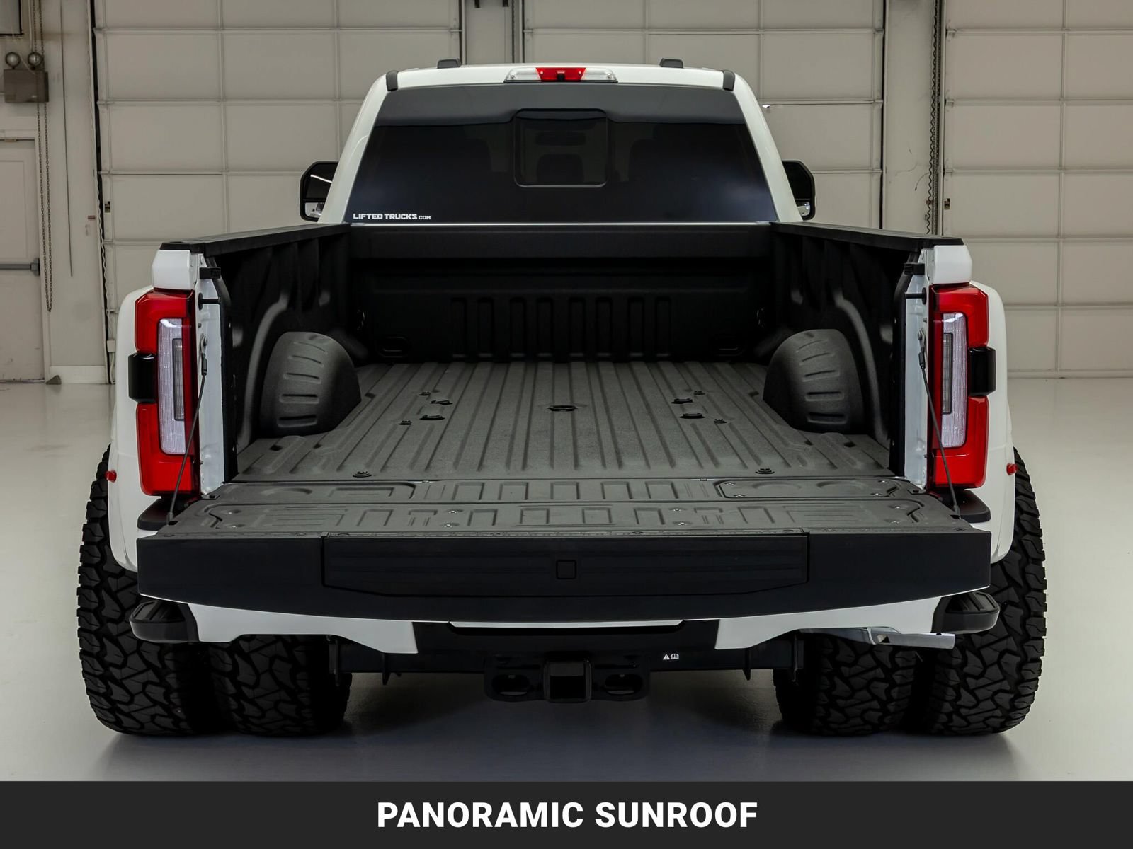 Used 2026 Ford F450 Platinum w/ FX4 Off-Road Package AWD/4WD image 8