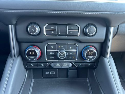 Used 2024 Chevrolet Tahoe LT w/ LT Signature Package AWD/4WD image 5