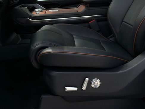 New 2026 Lincoln Navigator L Black Label image 17