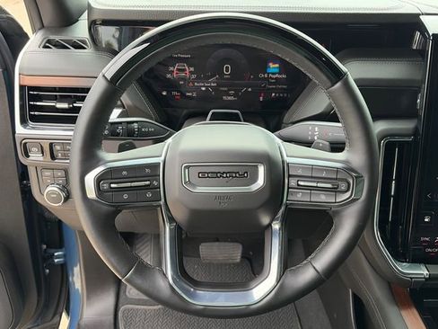 Used 2025 GMC Yukon Denali w/ Advanced Technology Package AWD/4WD image 22