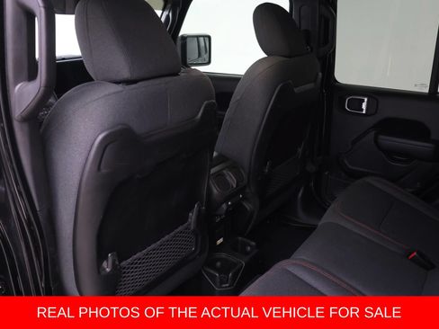 Used 2024 Jeep Gladiator Rubicon w/ Technology Group AWD/4WD image 11