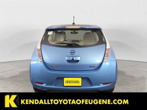 Used 2011 Nissan Leaf FWD image 4