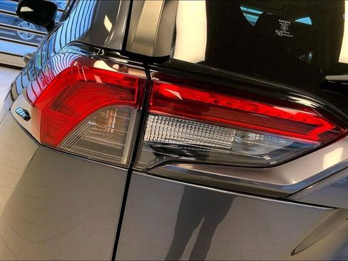 Used 2019 Toyota RAV4 XLE image 28