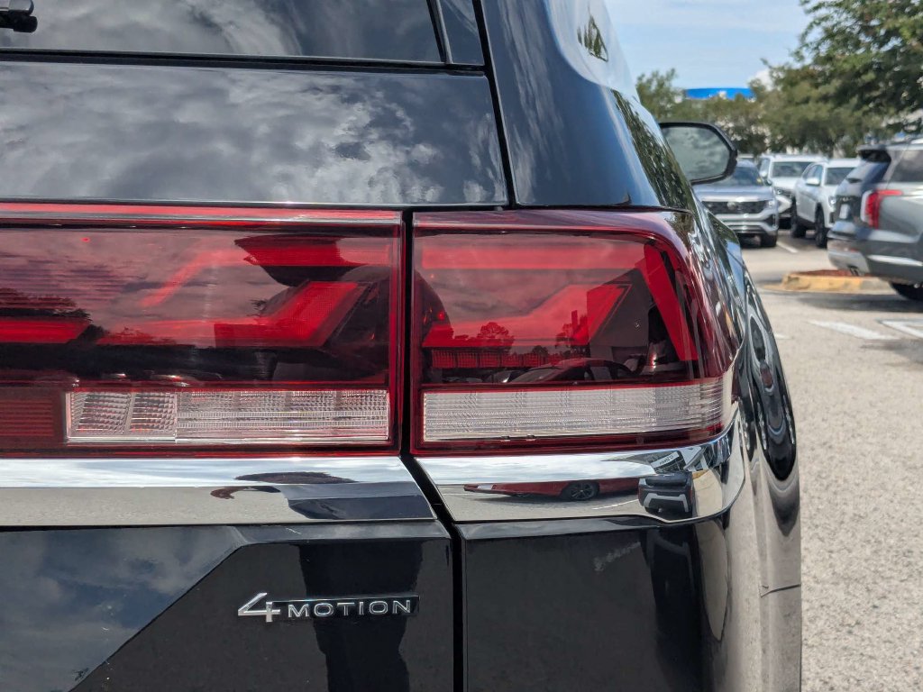 Certified 2025 Volkswagen Atlas SEL Premium R-Line AWD/4WD image 14
