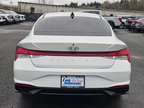 Used 2021 Hyundai Elantra SEL w/ Convenience Package image 6