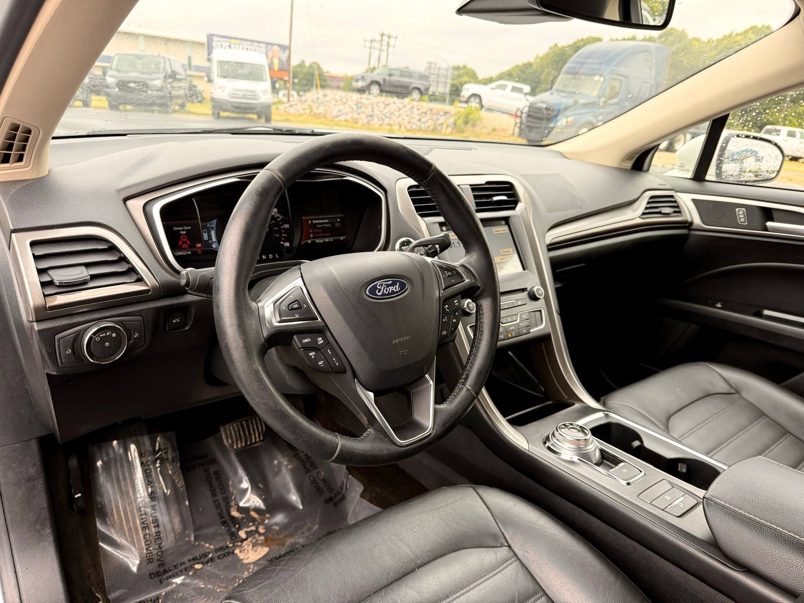 Used 2018 Ford Fusion SE w/ Equipment Group 602A FWD image 15