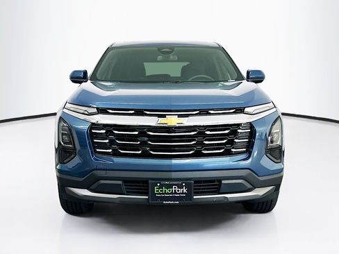 Used 2025 Chevrolet Equinox LT AWD/4WD image 2