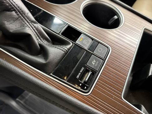 Used 2022 Toyota Sienna XLE image 37